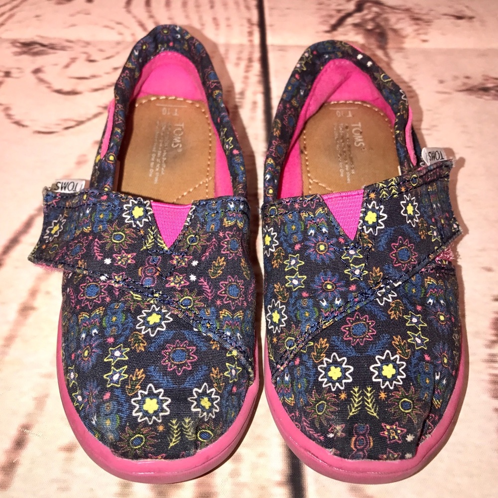 Not for sale! Toms Girls Kids Slip On Shoes